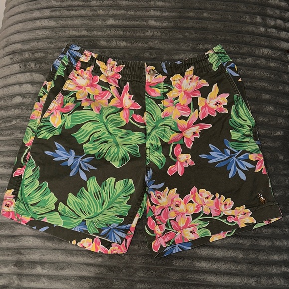 Polo by Ralph Lauren Black Floral Cargo Shorts - Picture 1 of 3